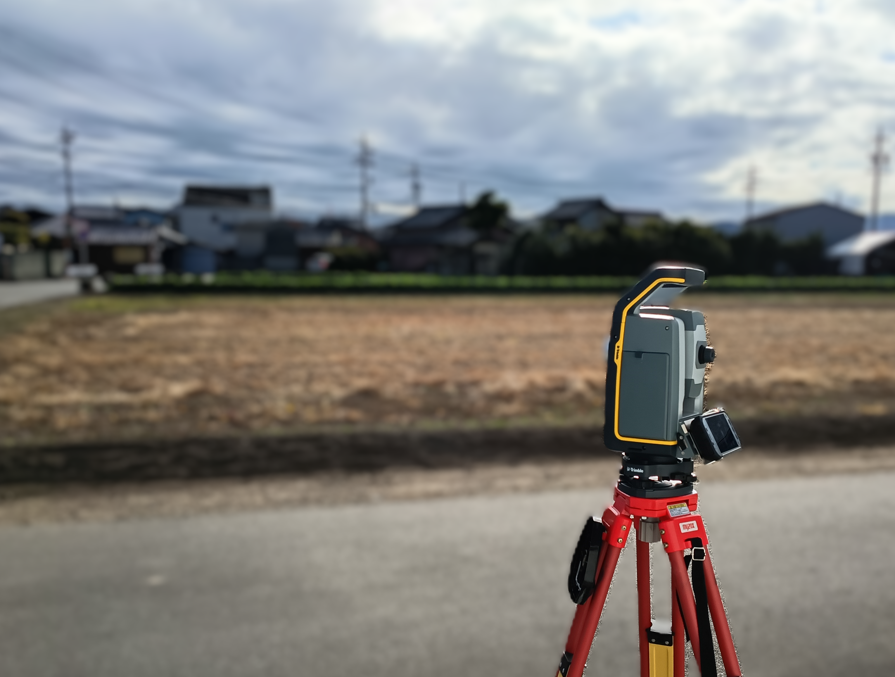 測量機器の写真（トータルステーション）